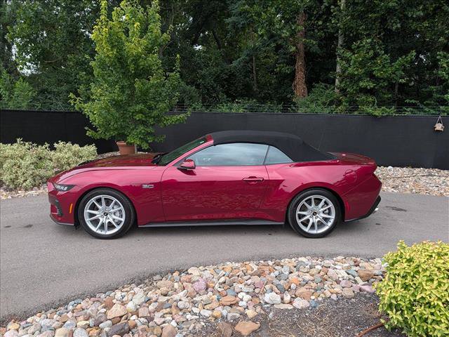 Used 2025 Ford Mustang GT Premium RWD image 2