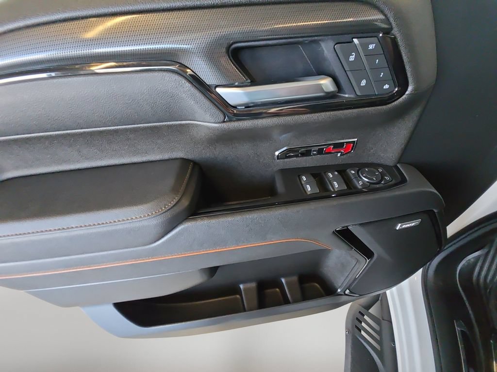 Certified 2025 GMC Sierra 1500 AT4 w/ Technology Package AWD/4WD image 10