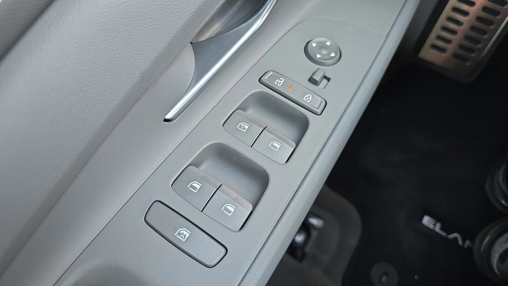 New 2026 Hyundai Elantra Sport FWD image 16