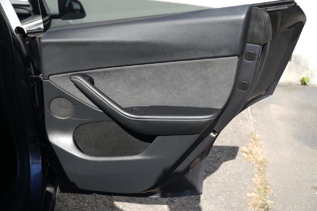 Used 2022 Tesla Model Y Long Range AWD/4WD image 40