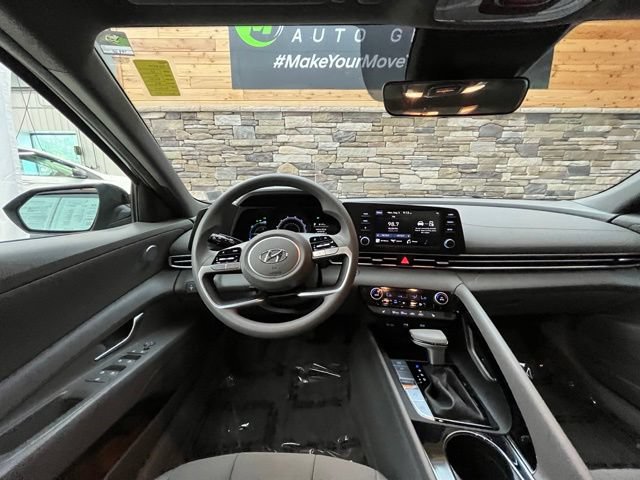 Used 2023 Hyundai Elantra Blue FWD image 19