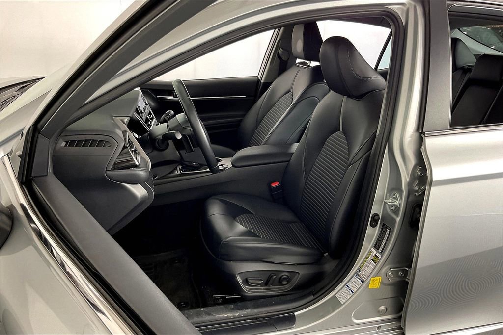 Used 2022 Toyota Camry SE image 33