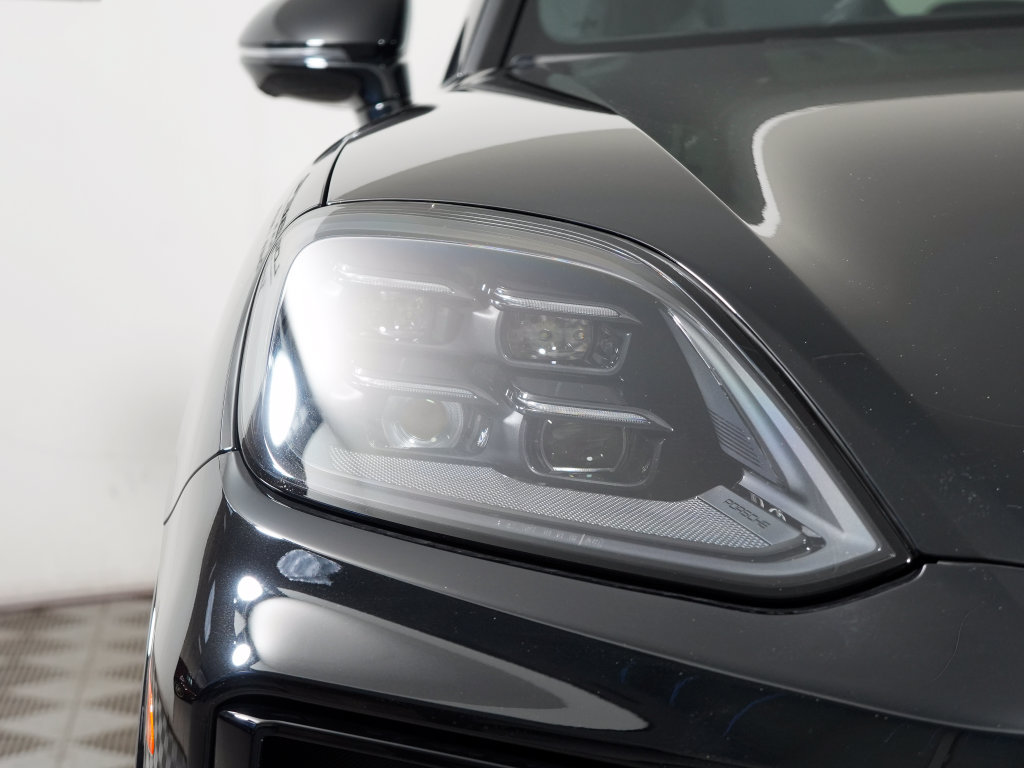 New 2027 Porsche Cayenne GTS AWD/4WD image 11