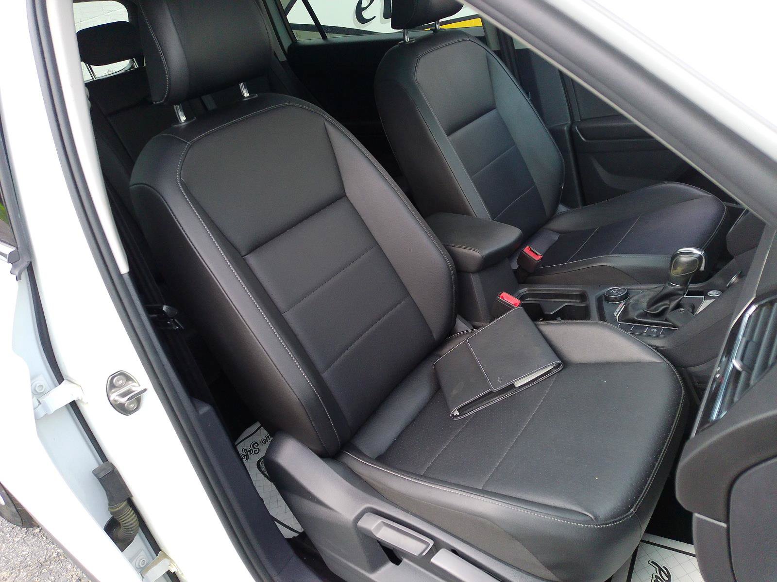 Used 2018 Volkswagen Tiguan SE w/ Panoramic Sunroof Package AWD/4WD image 46