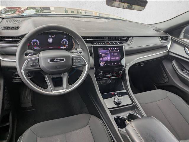 Used 2025 Jeep Grand Cherokee L Laredo RWD image 15