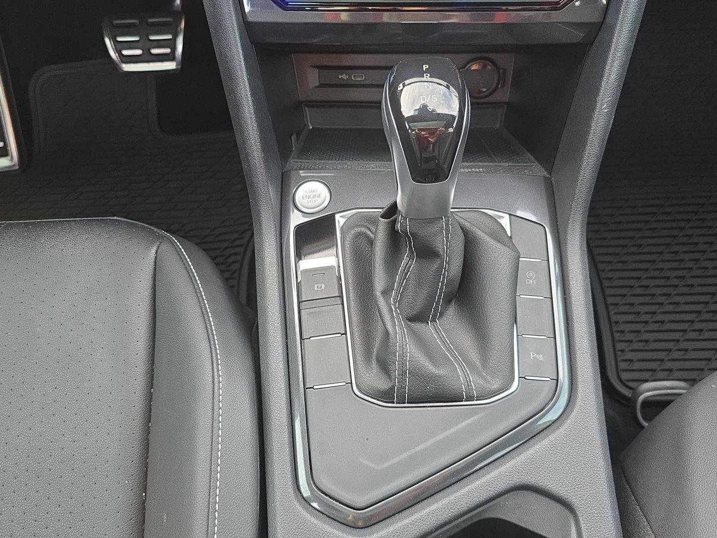 Used 2023 Volkswagen Tiguan SE R-Line image 15