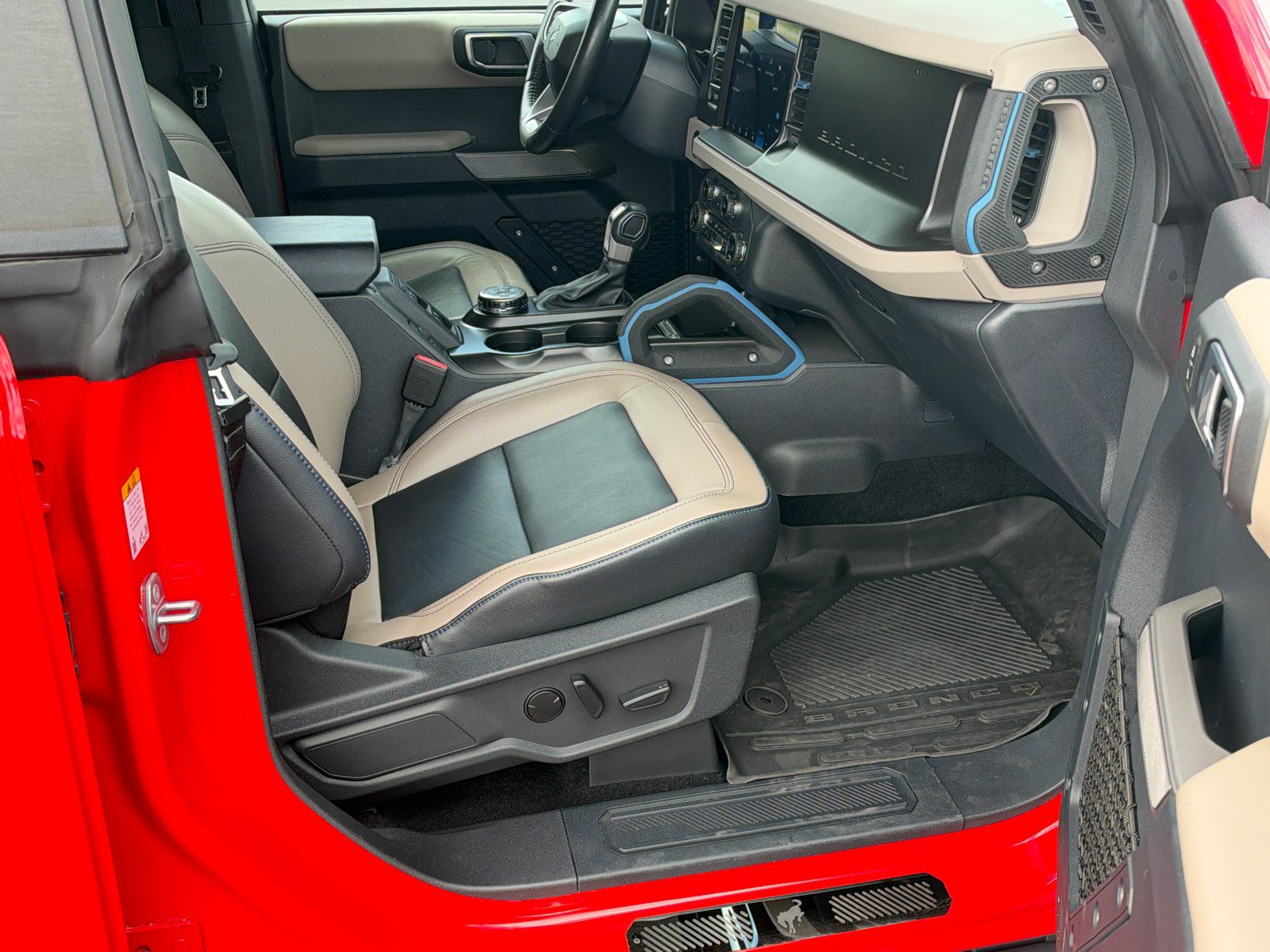 Used 2023 Ford Bronco Wildtrak AWD/4WD image 13