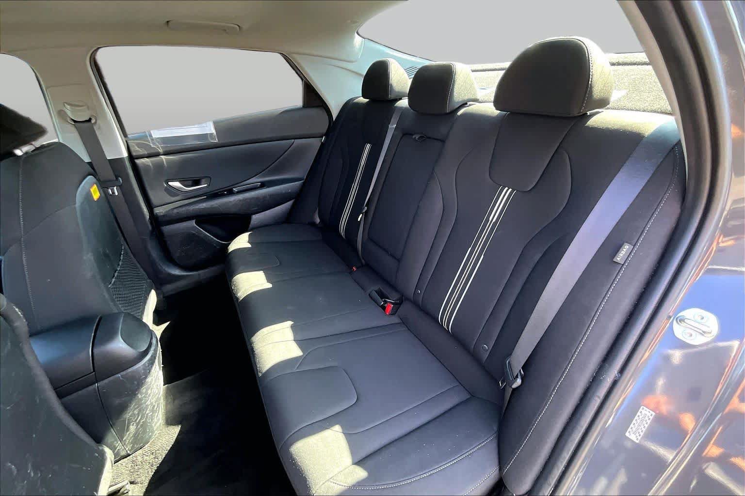 Used 2024 Hyundai Elantra SEL w/ Convenience Package FWD image 18
