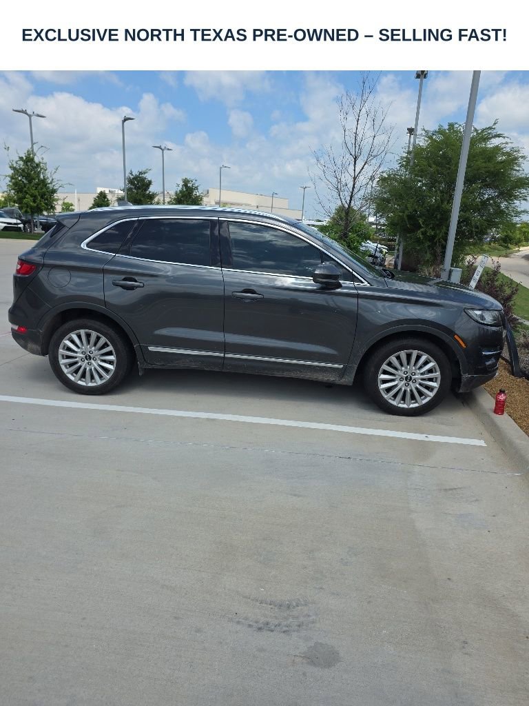 Used 2019 Lincoln MKC Premiere FWD image 2