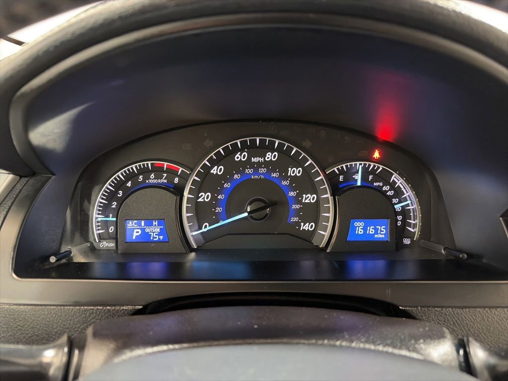 Used 2014 Toyota Camry XLE w/ Leather Package FWD image 29