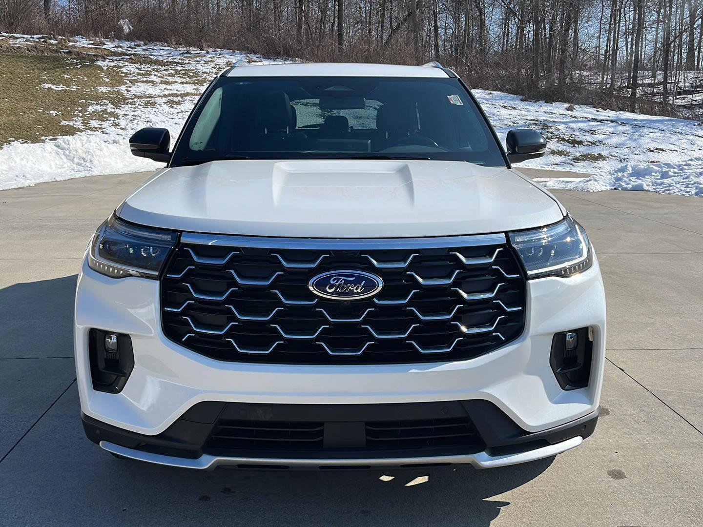 Used 2025 Ford Explorer Platinum image 2