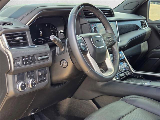 Used 2023 GMC Yukon Denali w/ Advanced Technology Package image 9