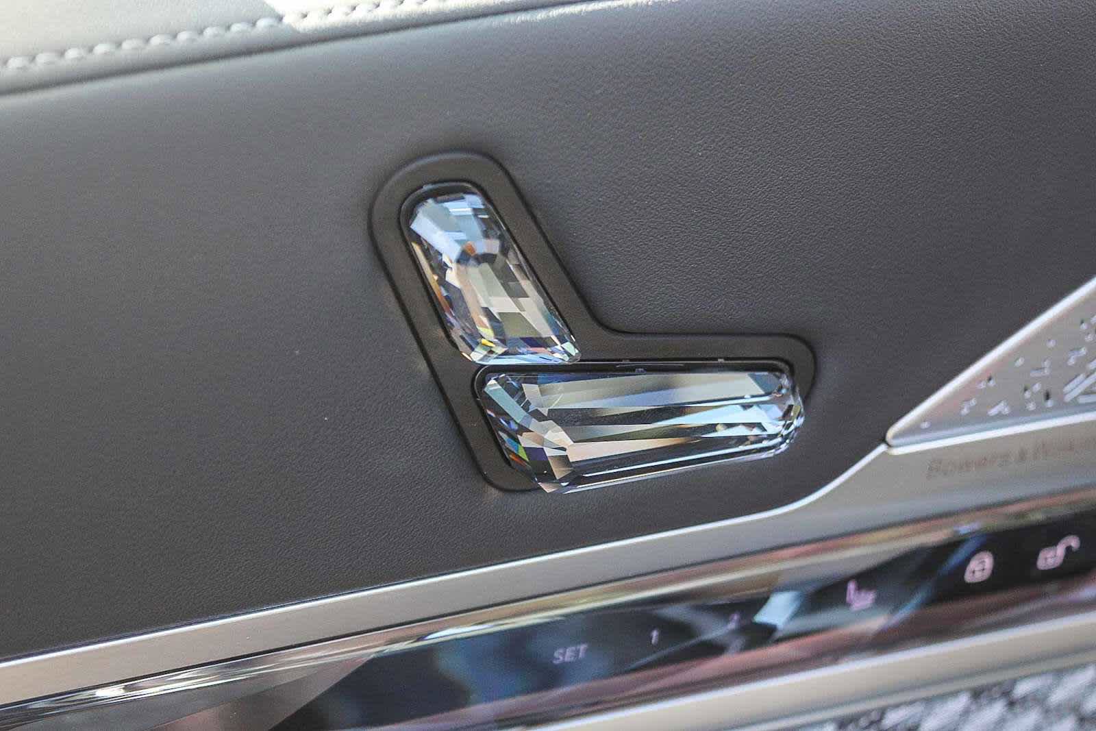 Used 2025 BMW 760i xDrive image 21