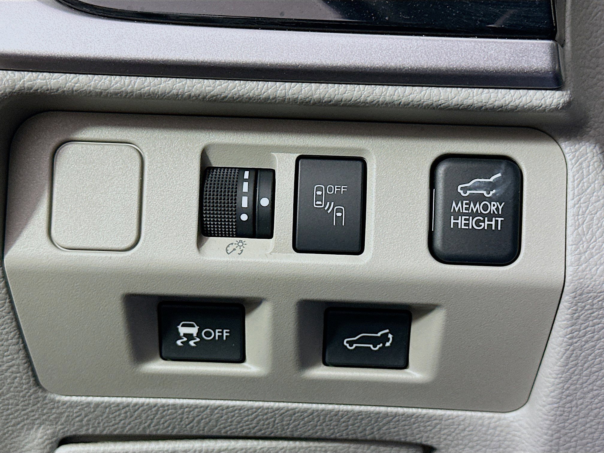 Used 2017 Subaru Forester 2.5i Limited image 17