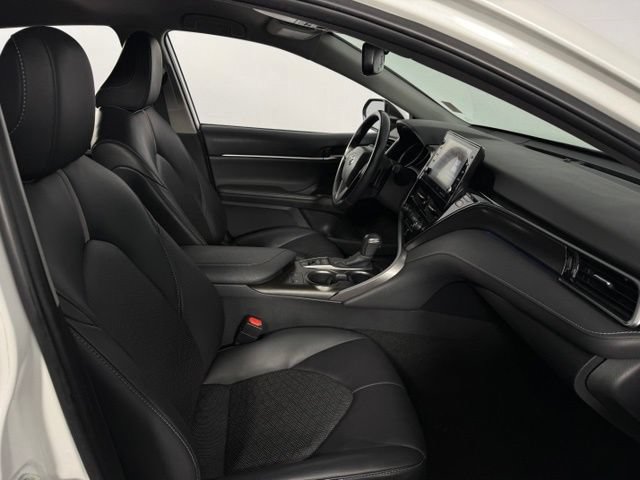 Used 2023 Toyota Camry XSE FWD image 15
