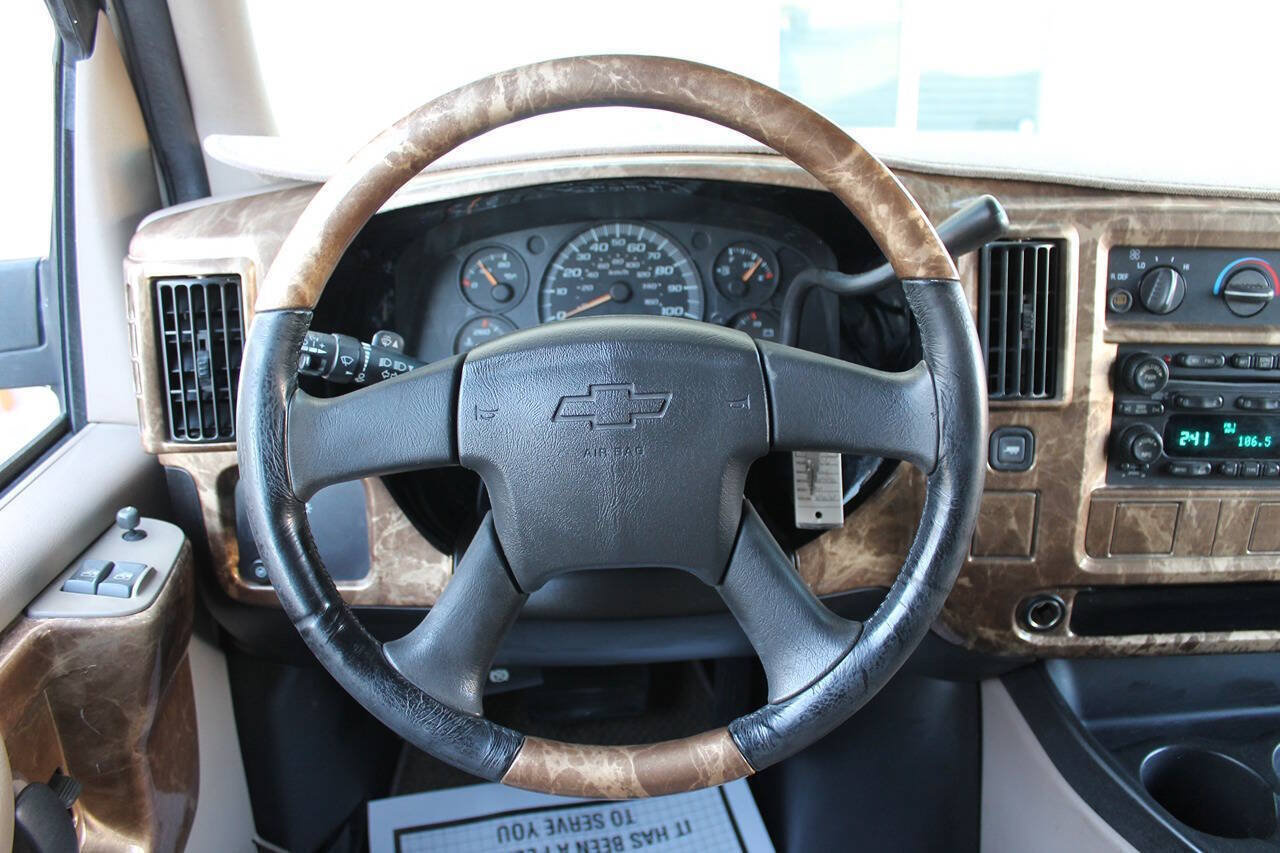 Used 2006 Chevrolet Express 1500 RWD image 51
