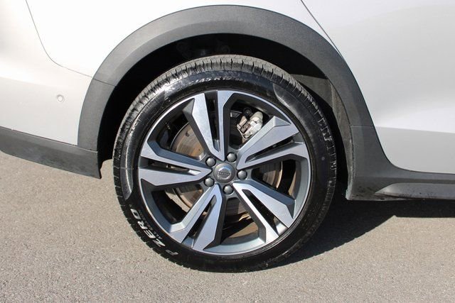 Used 2025 Volvo V60 B5 Cross Country Plus image 39
