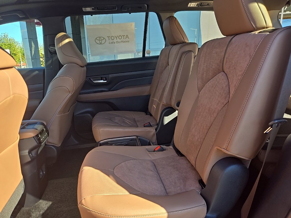 New 2026 Toyota Grand Highlander AWD Hybrid image 27