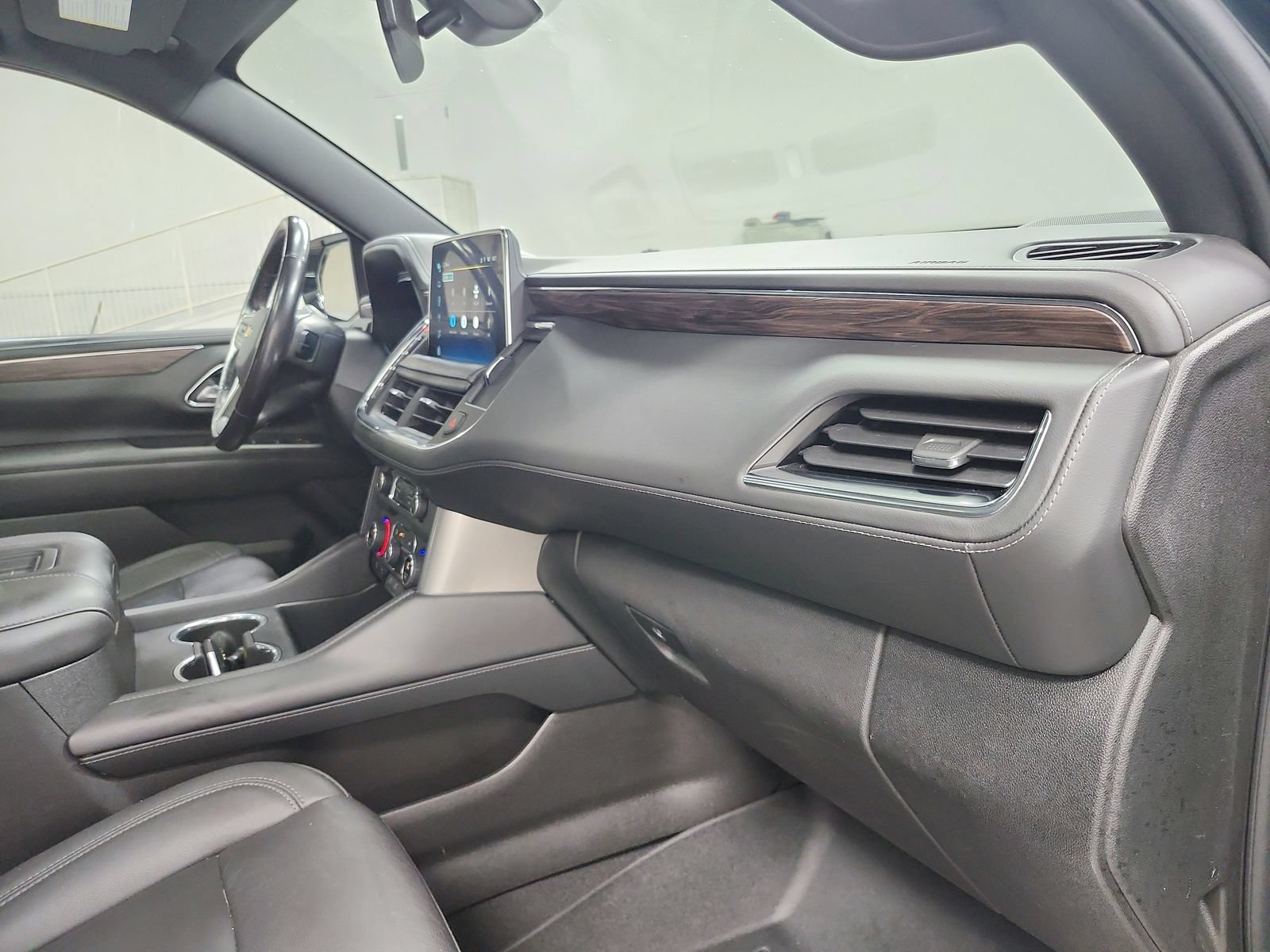 Used 2022 Chevrolet Tahoe LT w/ Luxury Package AWD/4WD image 41