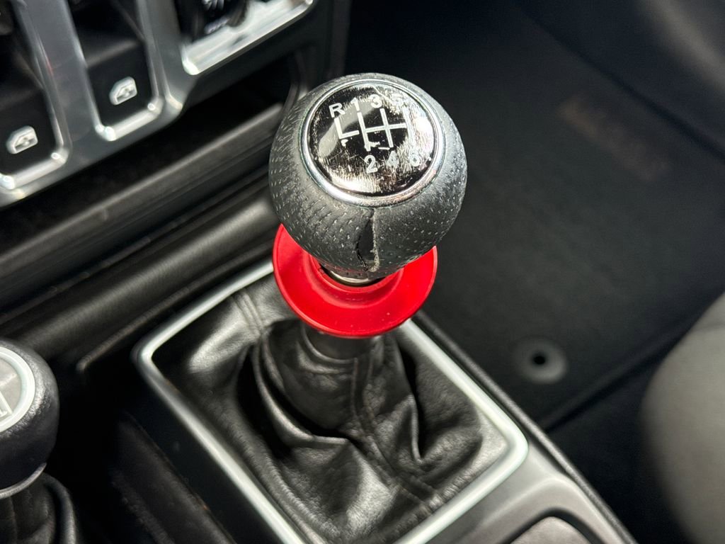 Used 2018 Jeep Wrangler Sport AWD/4WD image 22