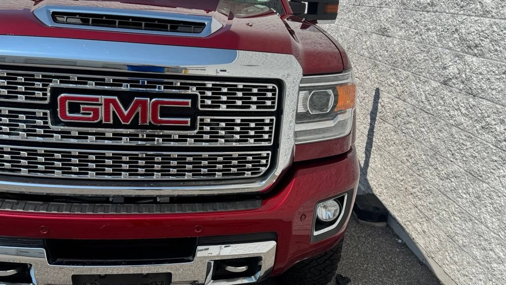 Used 2019 GMC Sierra 2500 Denali w/ Duramax Plus Package AWD/4WD image 5