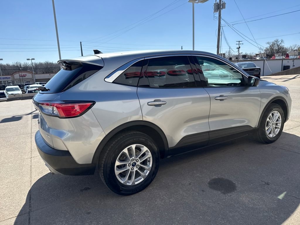Used 2022 Ford Escape SE w/ Cold Weather Package AWD/4WD image 5