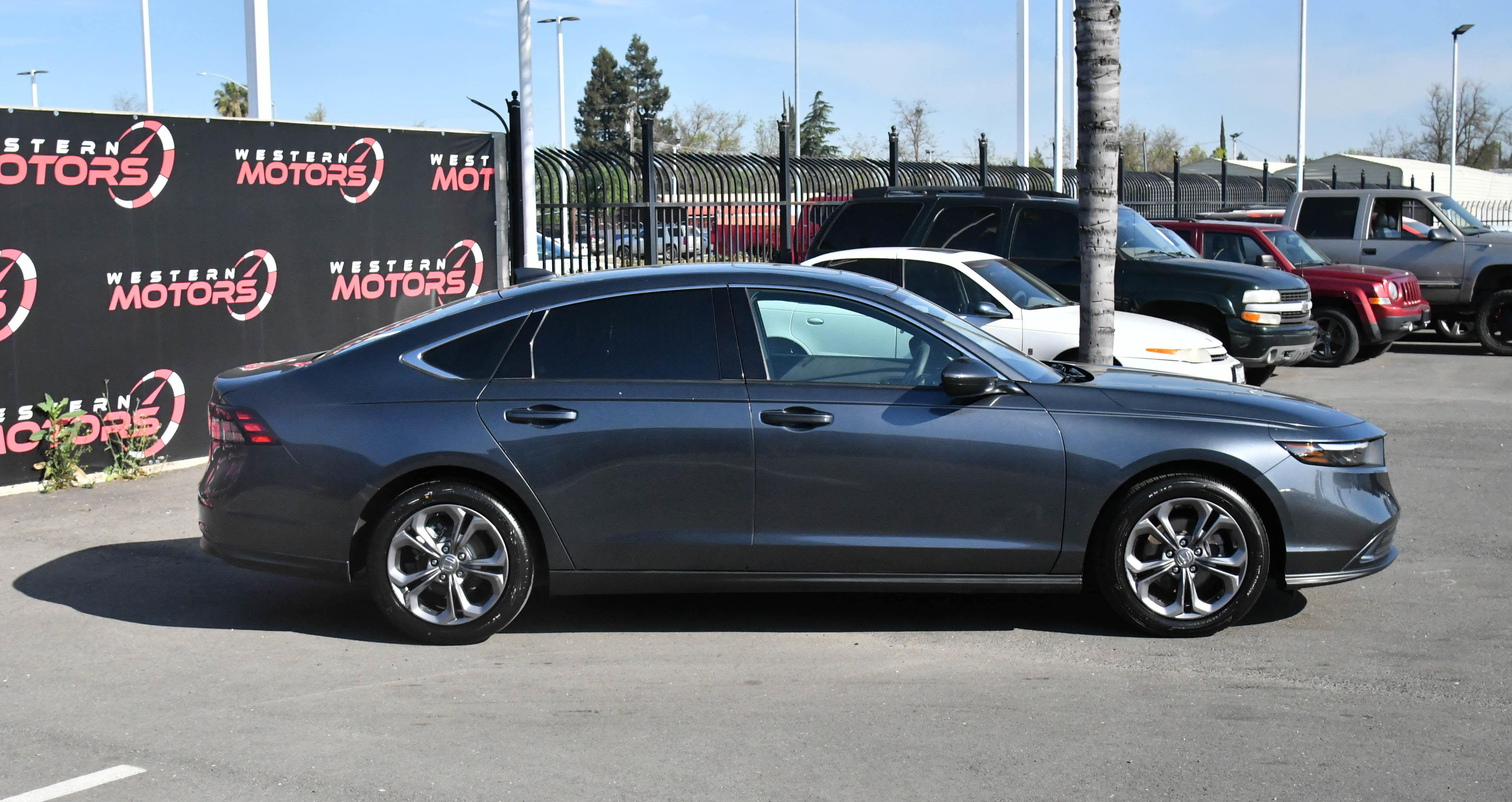 Used 2023 Honda Accord EX image 9