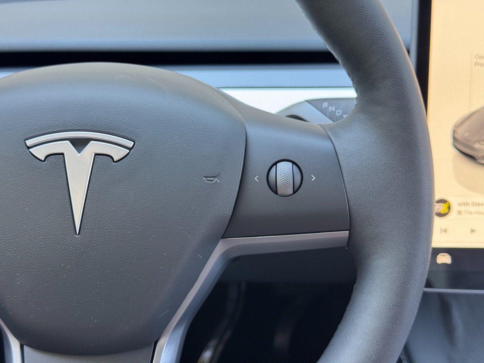 Used 2024 Tesla Model Y Long Range RWD image 19