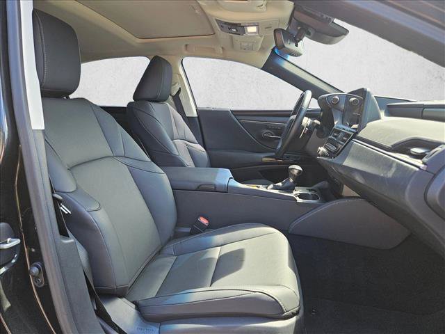 Used 2025 Lexus ES 300h w/ Premium Package FWD image 21