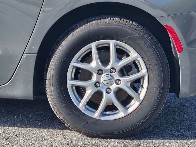 Used 2025 Chrysler Pacifica Select FWD image 5