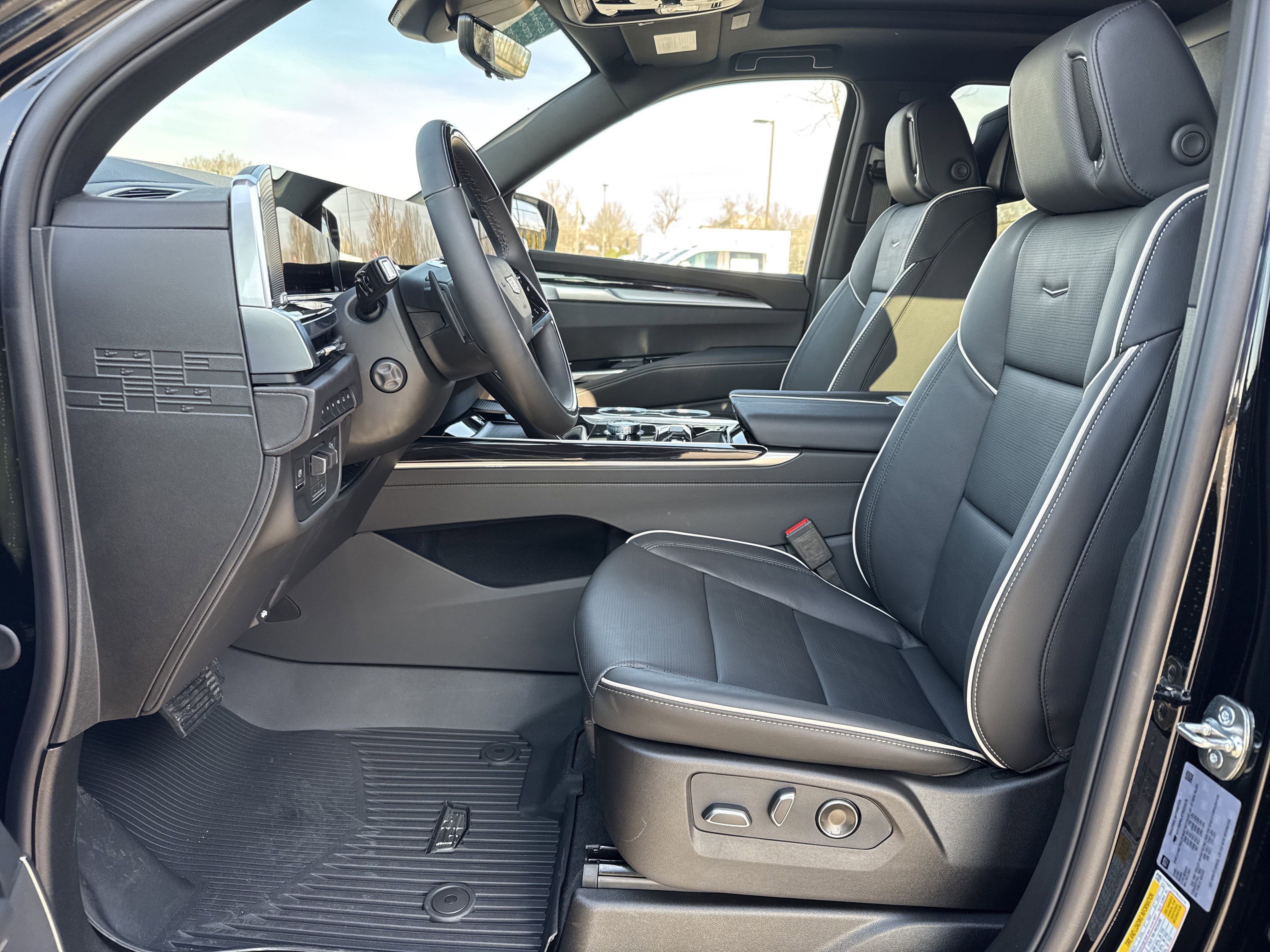 Used 2026 Cadillac Escalade ESV Sport w/ Touring Package image 16