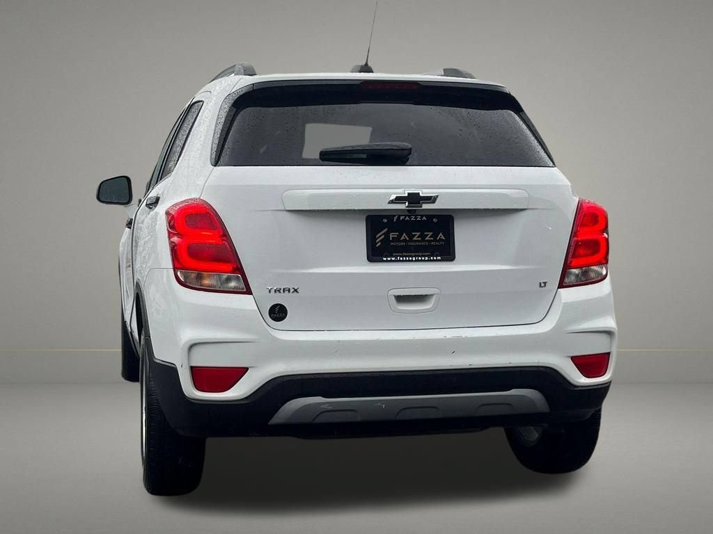 Used 2020 Chevrolet Trax LT w/ LT Convenience Package FWD image 3