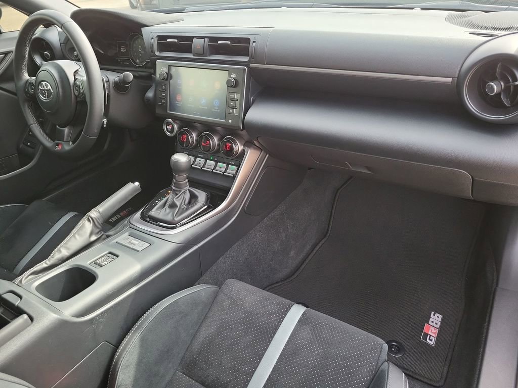 Used 2025 Toyota GR86 Premium image 26