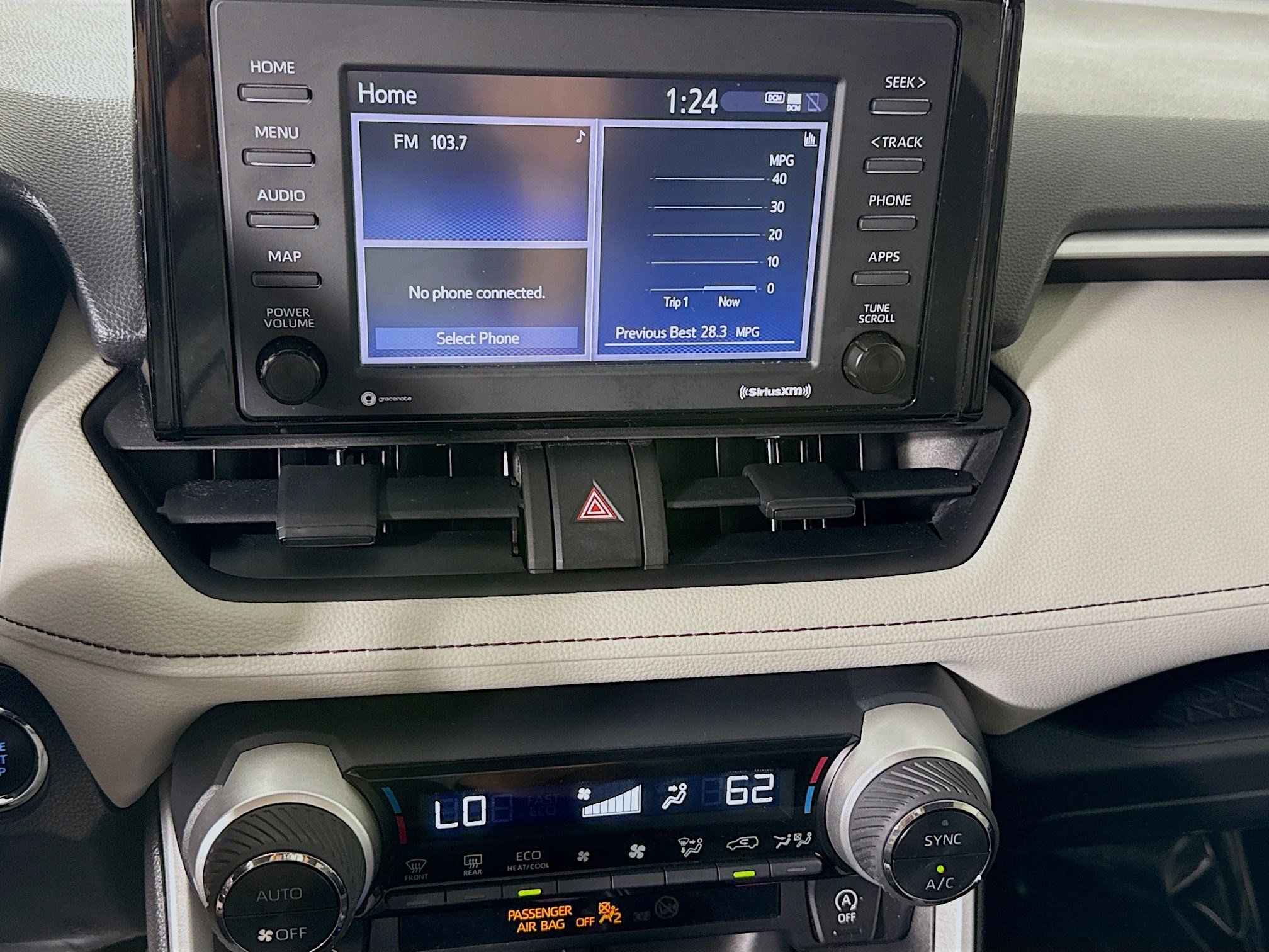 Used 2022 Toyota RAV4 XLE image 18