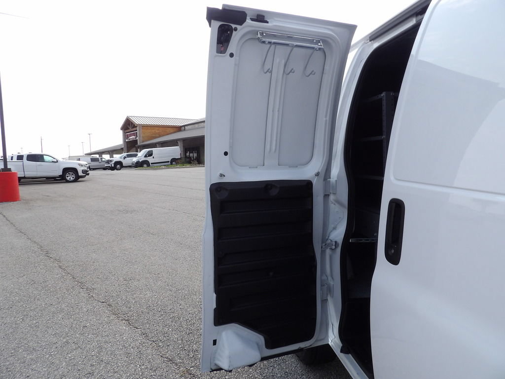 Used 2022 GMC Savana 2500 RWD image 31