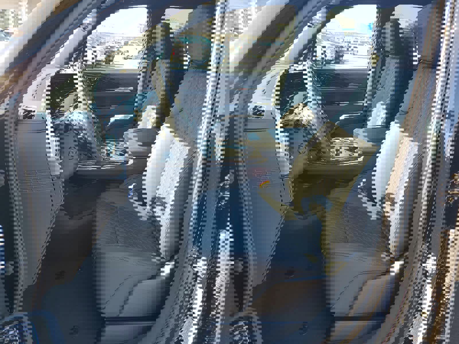 New 2025 Cadillac Escalade IQ Luxury 1 w/ LPO, Radiant Package image 16