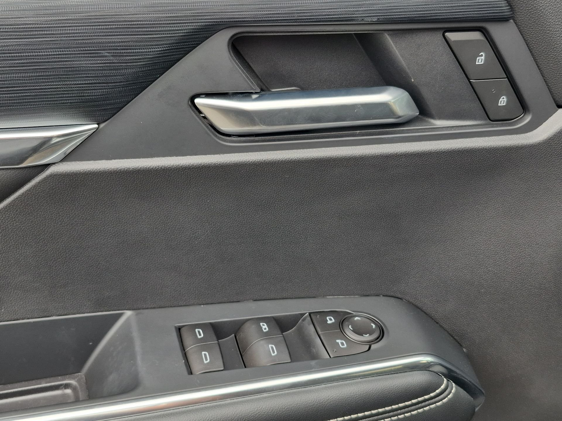 New 2025 GMC Acadia Elevation FWD image 23