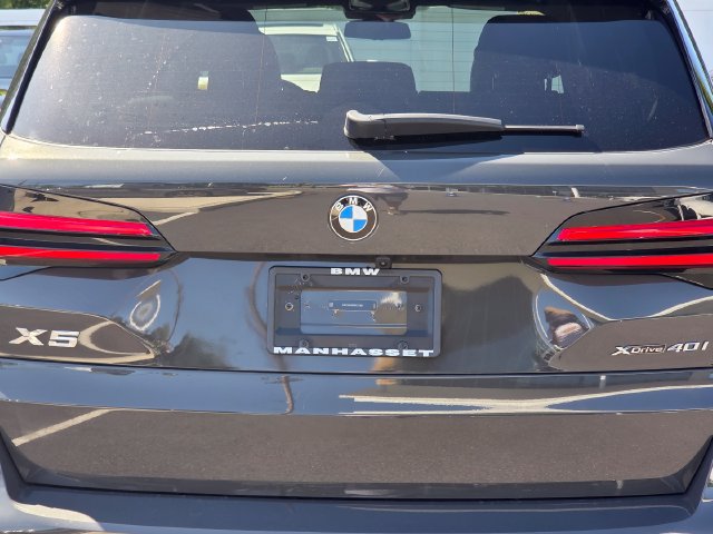 Used 2025 BMW X5 xDrive40i w/ M Sport Package AWD/4WD image 36