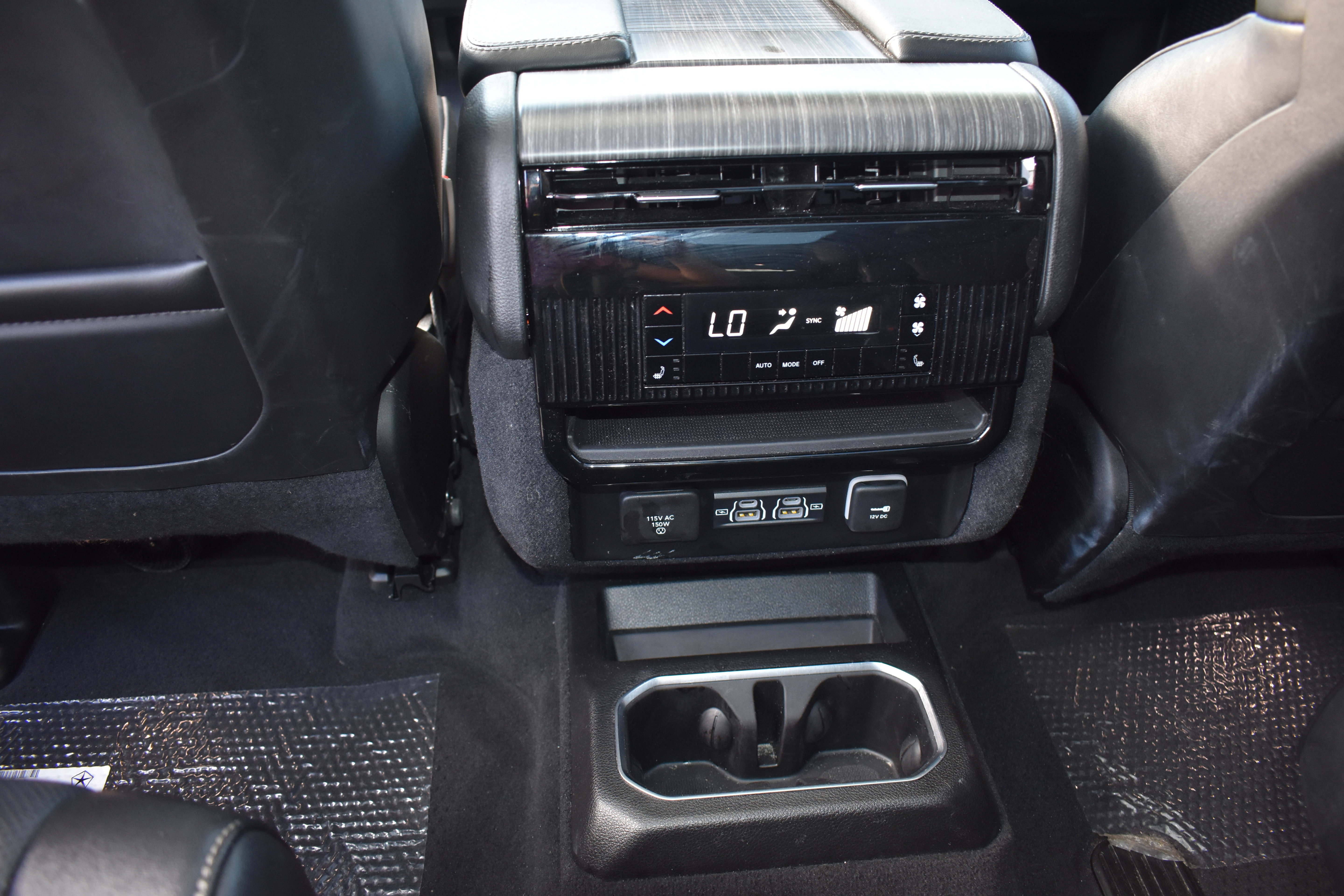 Used 2024 Jeep Wagoneer L Series II w/ Premium Group I image 33