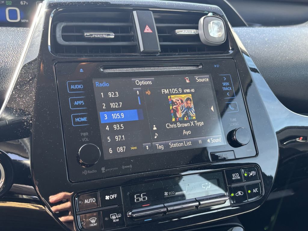 Used 2017 Toyota Prius Three image 8