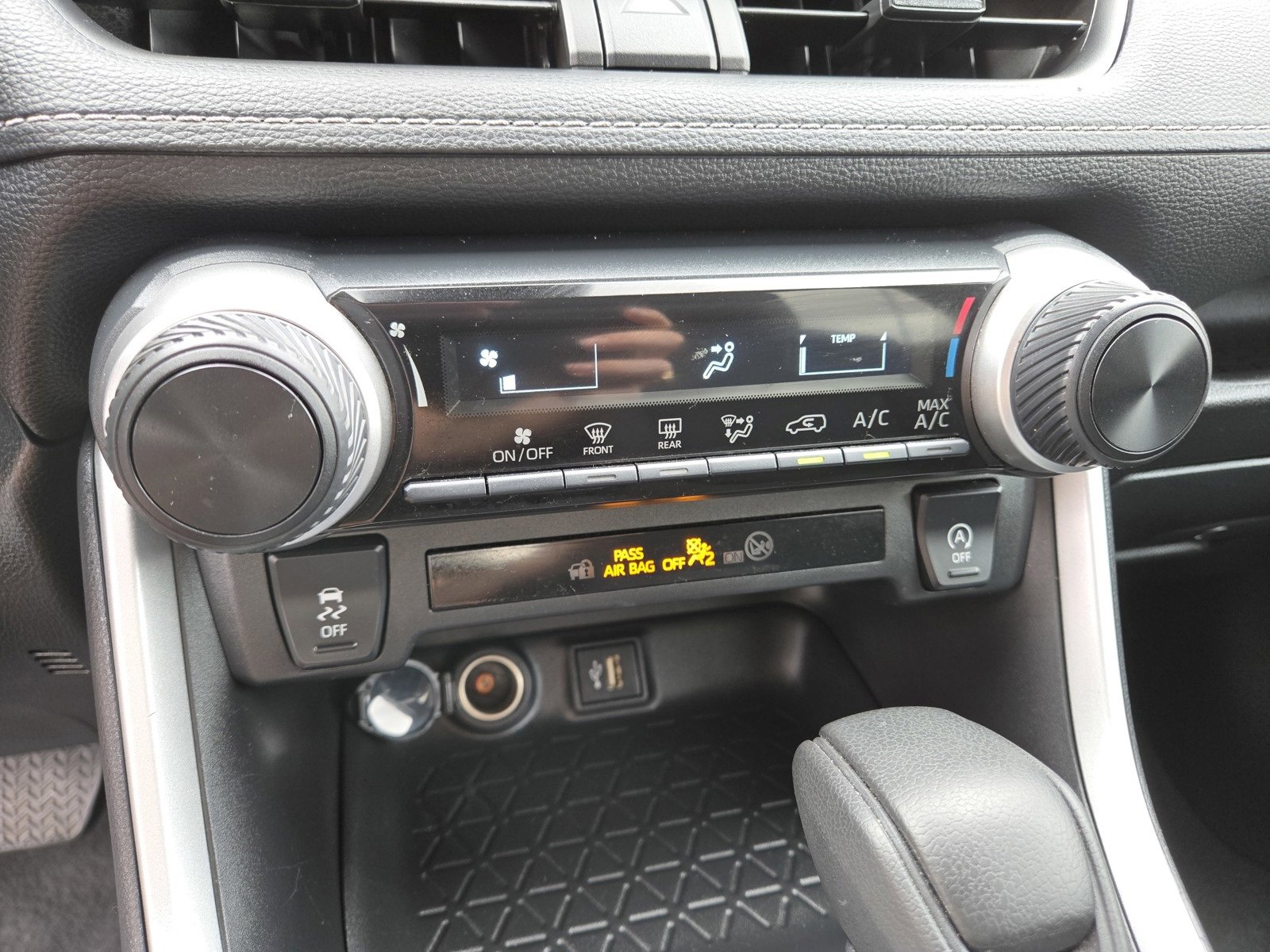 Used 2024 Toyota RAV4 LE image 16