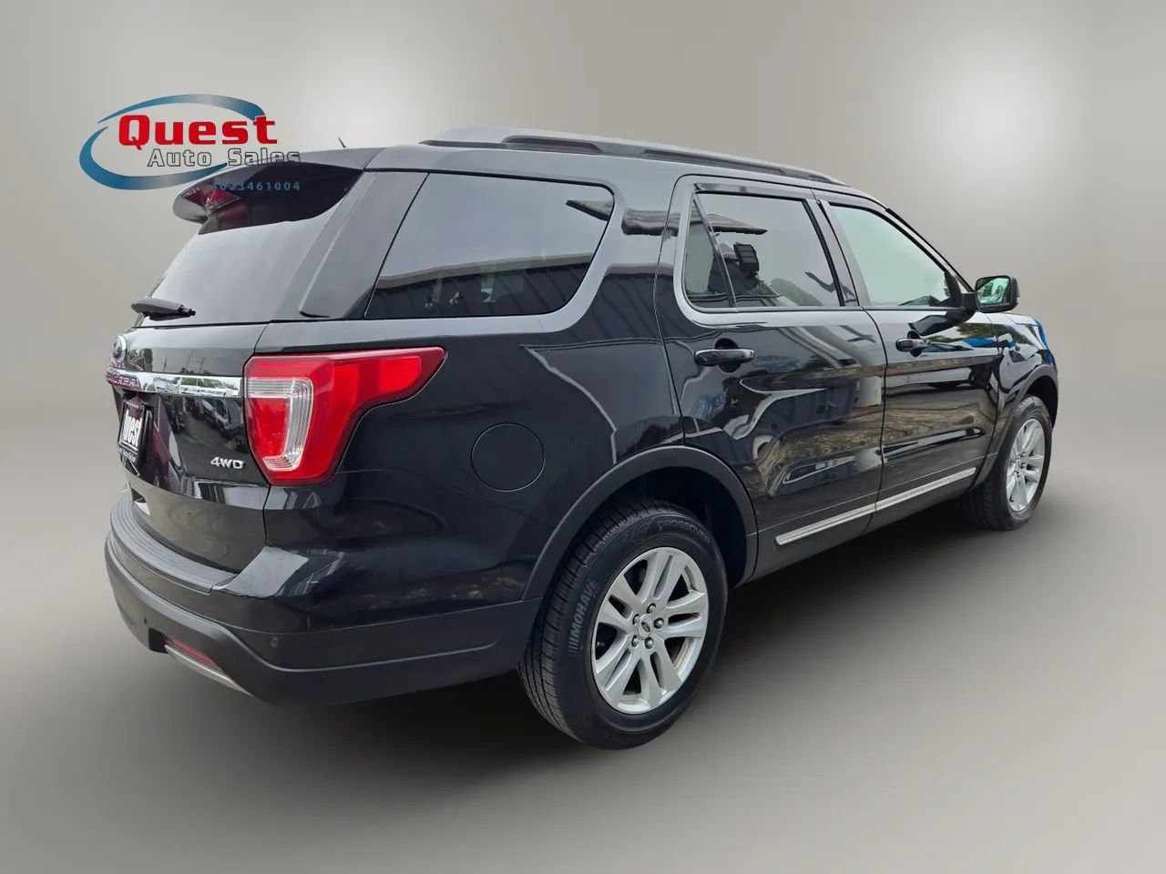 Used 2019 Ford Explorer XLT w/ Equipment Group 202A AWD/4WD image 8