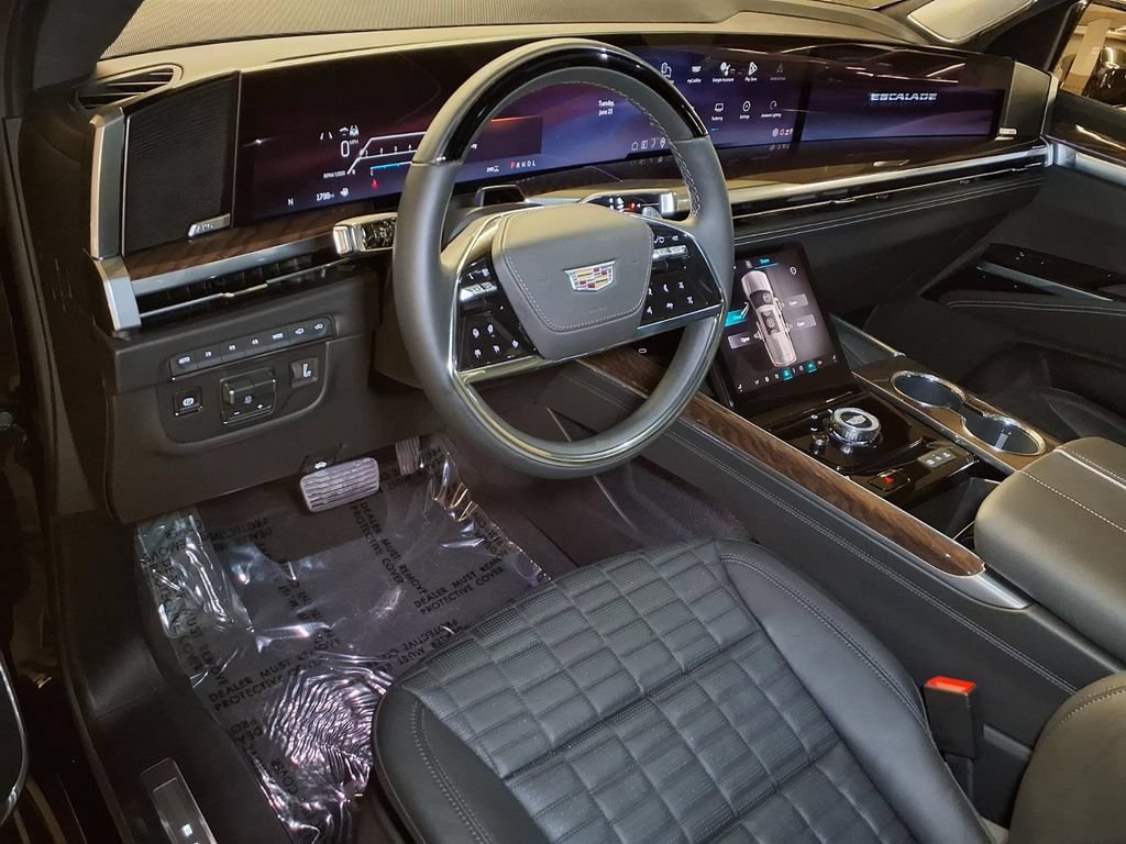Certified 2026 Cadillac Escalade ESV Platinum Sport AWD/4WD image 3