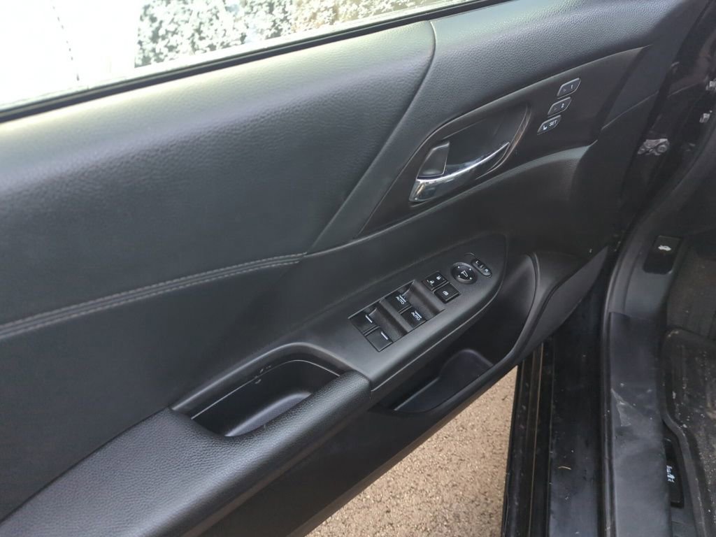 Used 2013 Honda Accord EX-L image 9