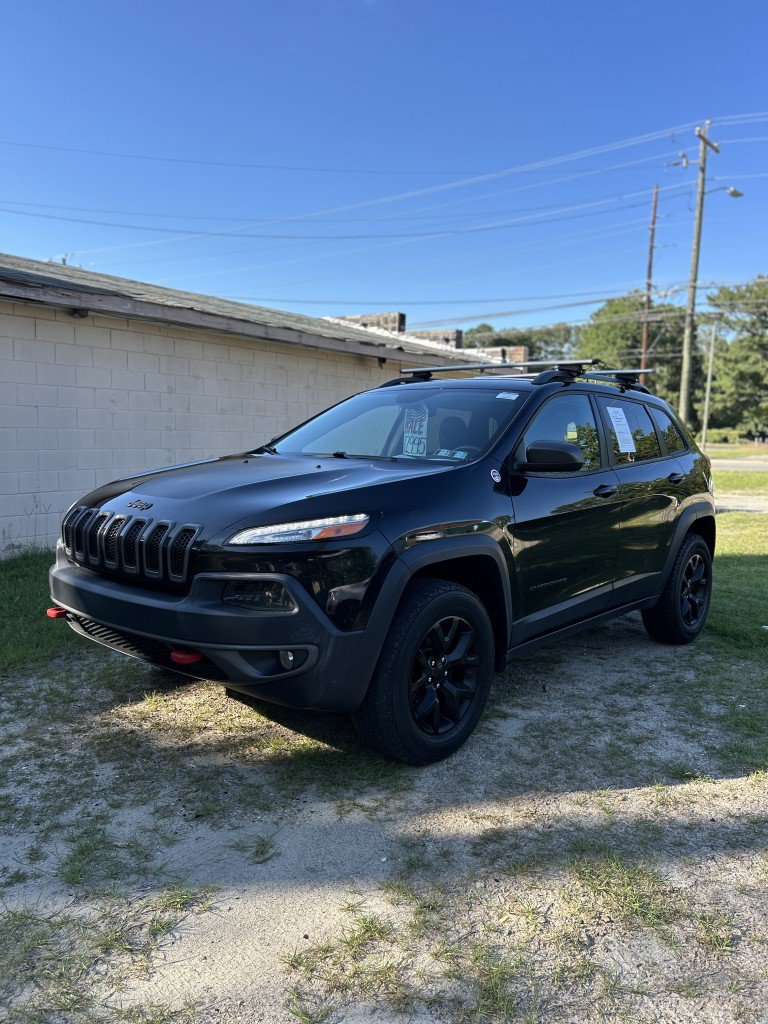 Used 2015 Jeep Cherokee Trailhawk w/ Leather Interior Group AWD/4WD image 1