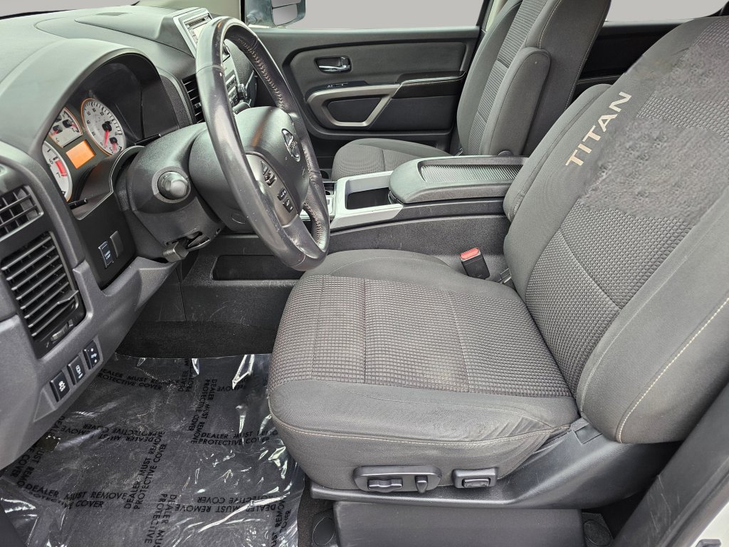 Used 2015 Nissan Titan PRO-4X image 22