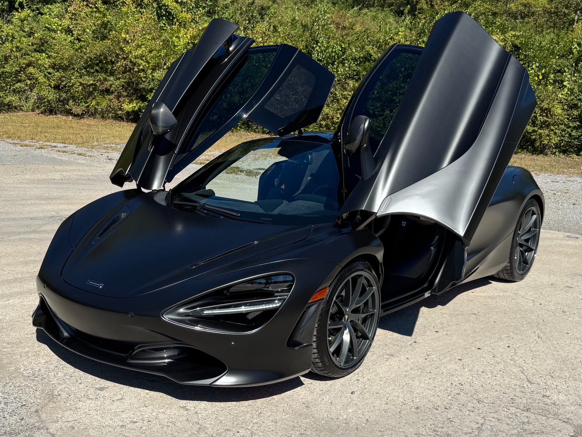 Used 2019 McLaren 720S Performance RWD image 2