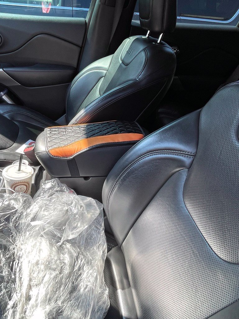 Used 2019 Jeep Cherokee Limited AWD/4WD image 6