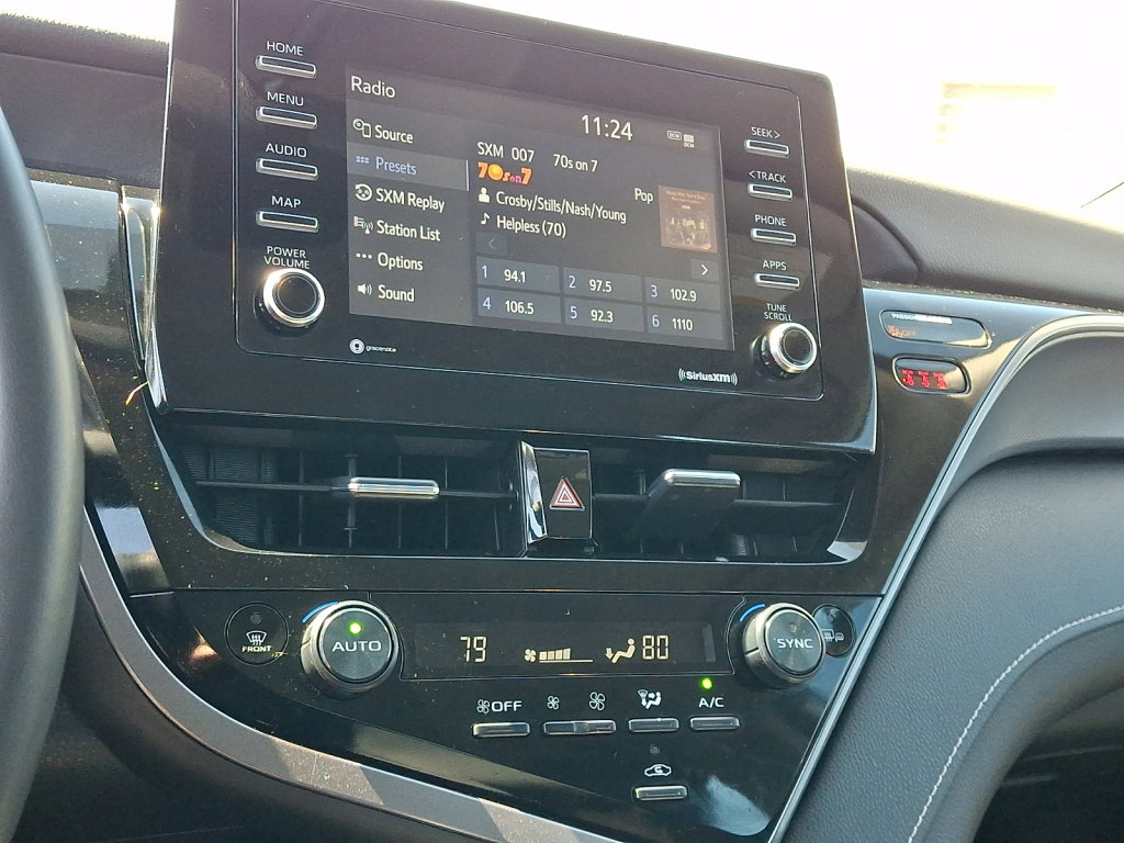 Used 2024 Toyota Camry SE image 28