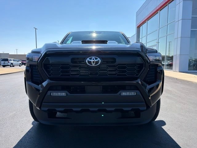 Certified 2025 Toyota Tacoma TRD Sport AWD/4WD image 2